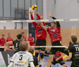 Germany ,Eltmann, Georg Schäfer Halle - 24 Oct 2026 - 2.Bundesliga, Volleyball - CERATONIA Volleys Eltmann – SV Schwaig
Image: (fLTR) Alexander Duncan-Thibault (VC Eltmann, #9) and Melf Urban (VC Eltmann, #10) blocking a ball at the net.